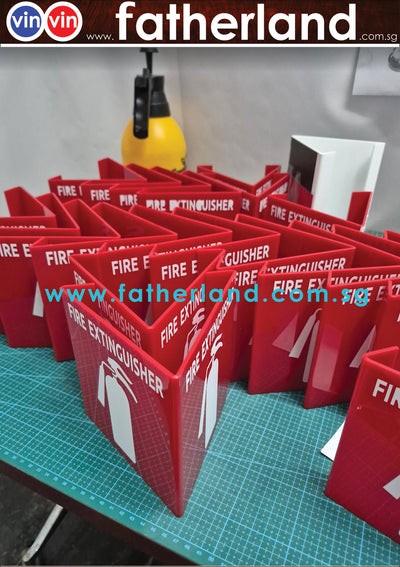 ACRYLIC FIRE EXTINGUISHER TRIANGLE SIGNAGE