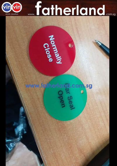 ACRYLIC ROUND TAG WITH HOLE