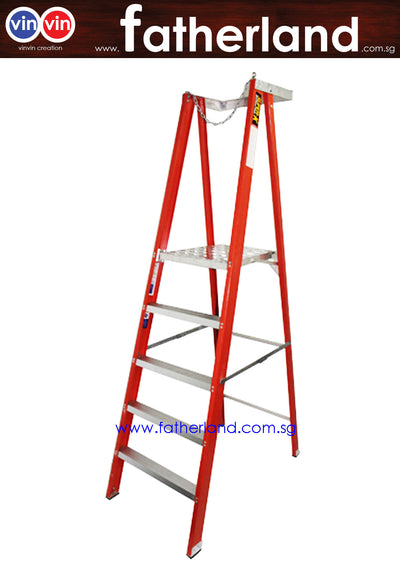 FIBREGLASS PLATFORM LADDER WITH CHAIN AND LONG RAIL