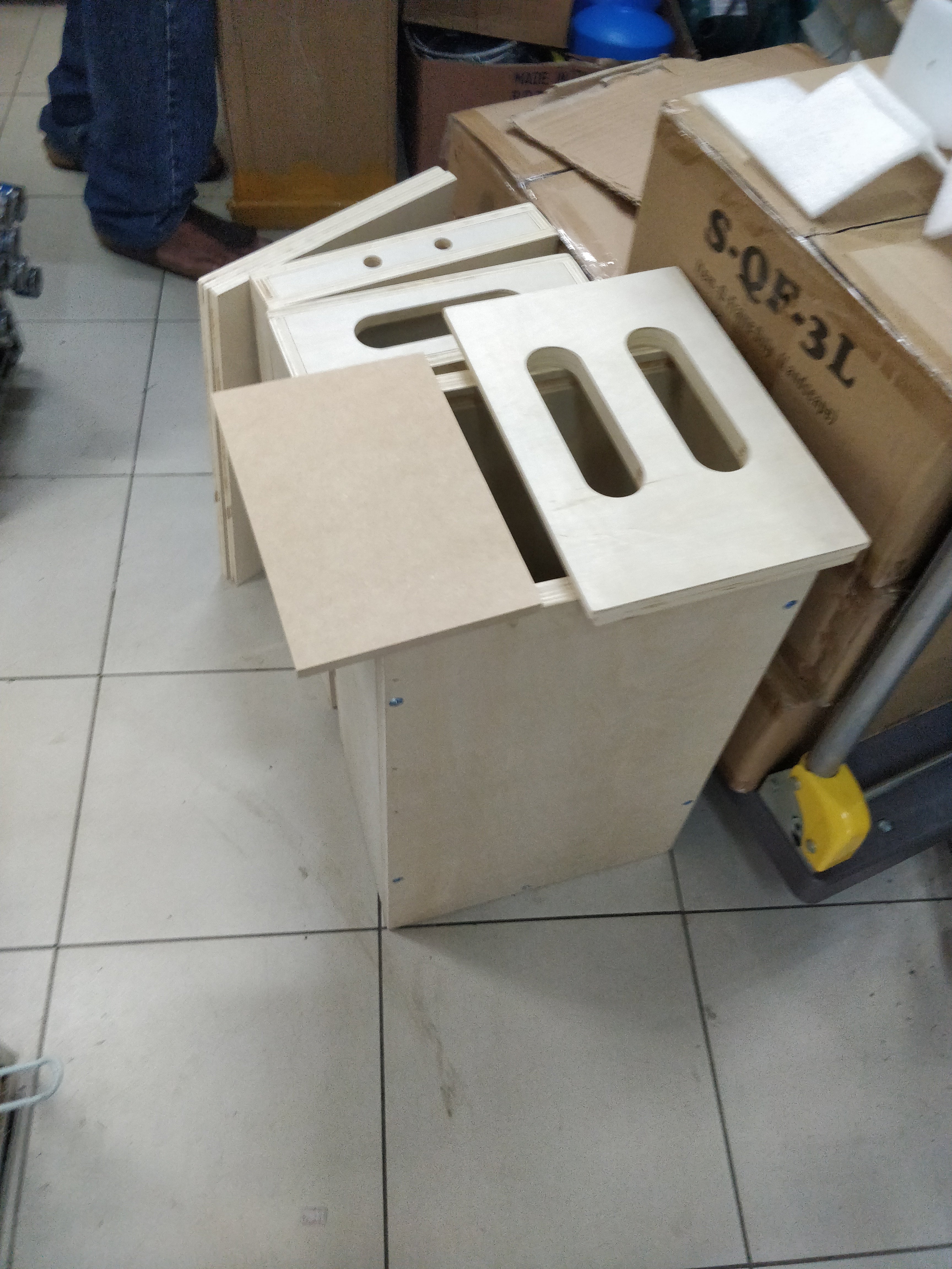 Film and television studio apple box