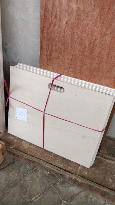 PLYWOOD WITH ROUND CORNER AND HANDLE
