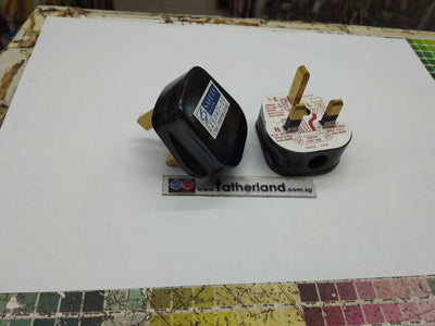 13A PLUG BLACK