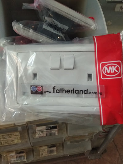 MK S2747 13A 2GANG SOCKET