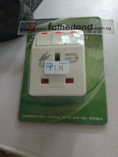 DAIYO DE291 3 WAY MULTI ADAPTOR WITH SWITCH & NEON