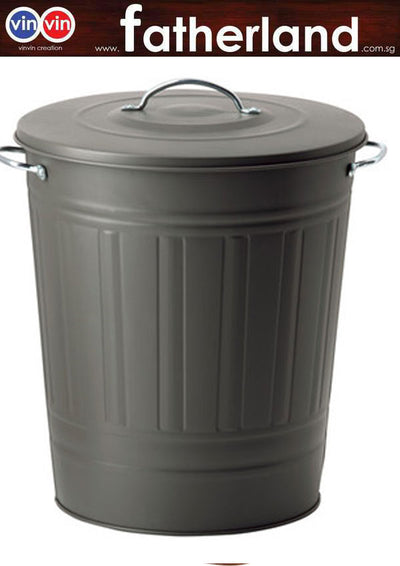 Knoop Covered trash metal bin