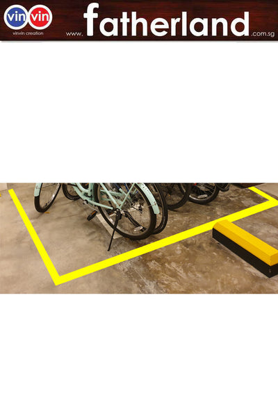 YELLOW BOX UP ROAD PAINT FOR BICYCLE AREA