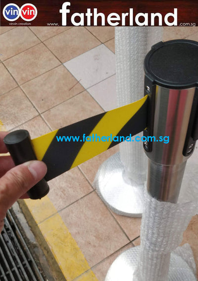 STAINLESS STEEL QUEUE POLE WITH YELLOW AND BLACK STRIP